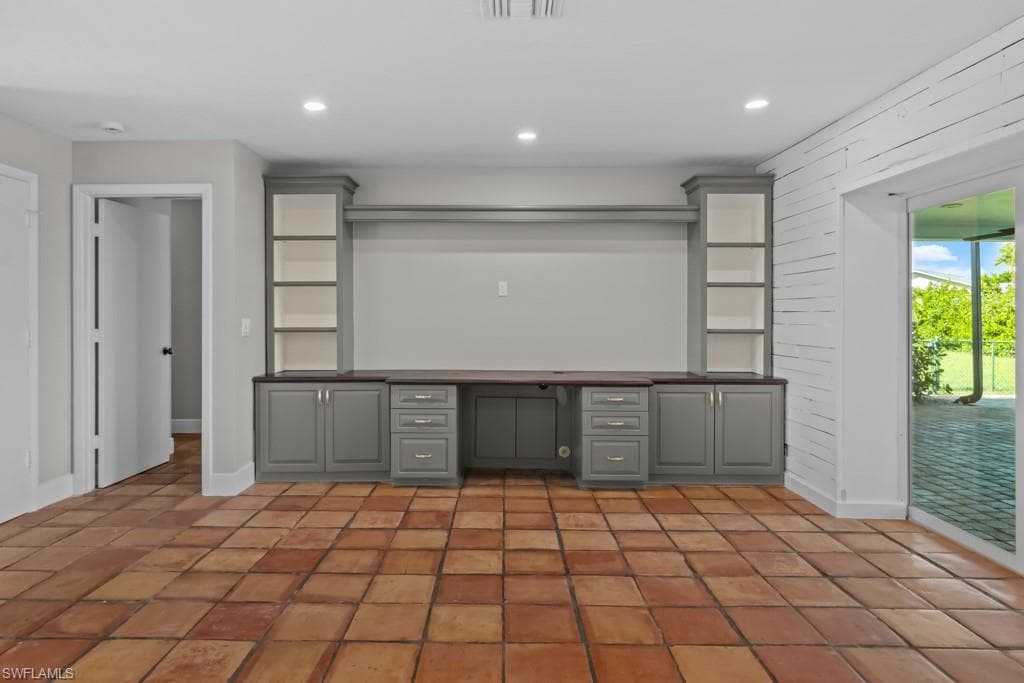 1384 Burgundy DR, FORT MYERS FL 33919-14