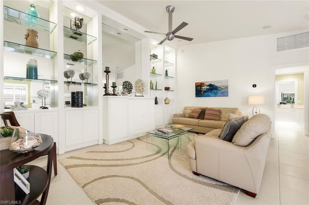 5058 Kingston WAY, NAPLES FL 34119-9