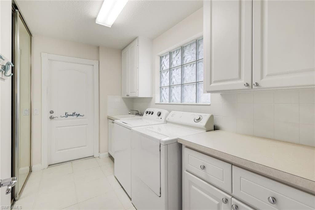 5058 Kingston WAY, NAPLES FL 34119-20