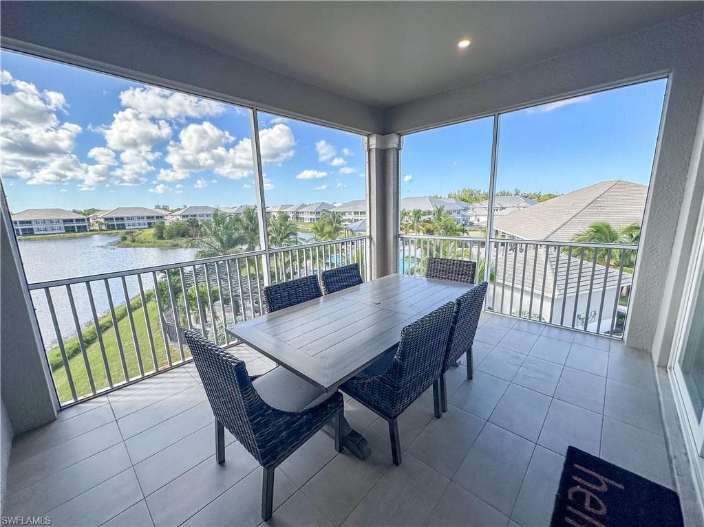 163 Indies DR E # 206, NAPLES FL 34114-14