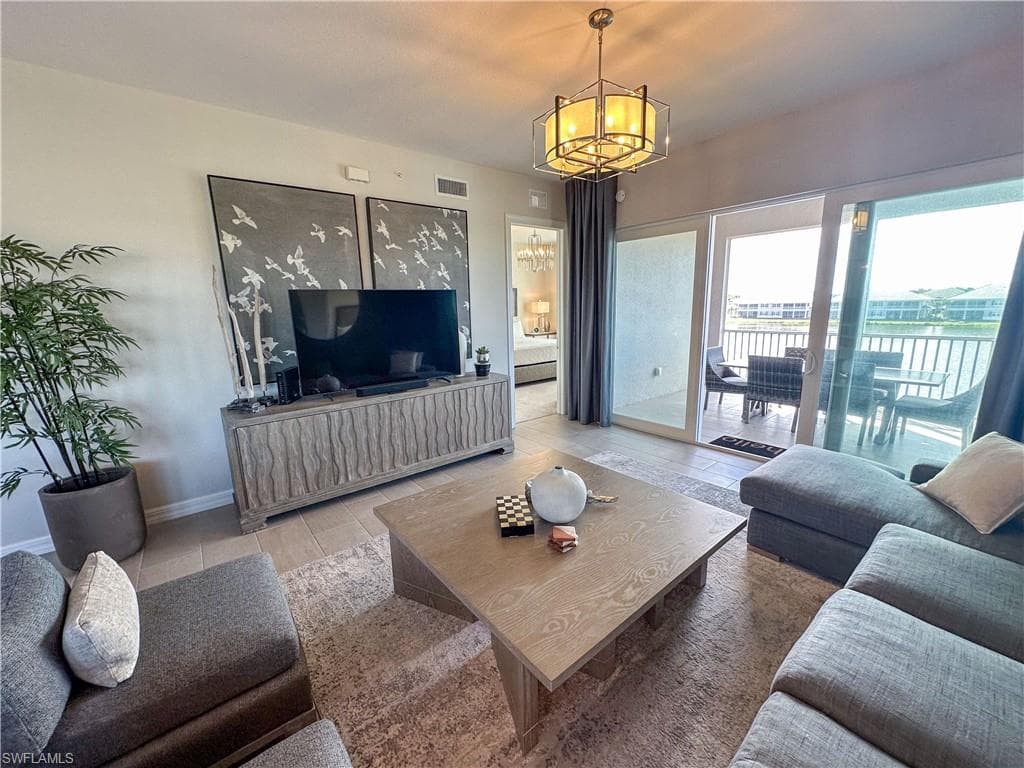 163 Indies DR E # 206, NAPLES FL 34114-10