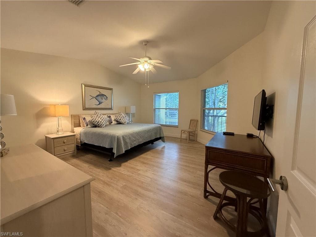 100 Diamond CIR # 108, NAPLES FL 34110-15