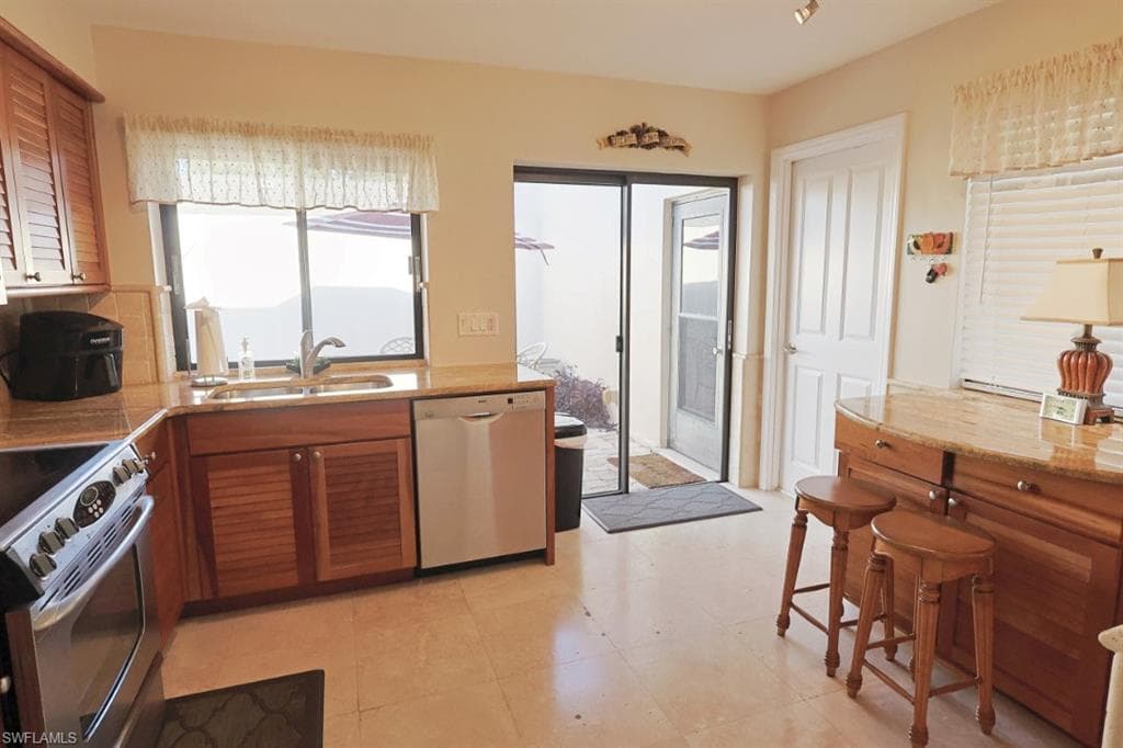 5852 Wild Fig LN, FORT MYERS FL 33919-5