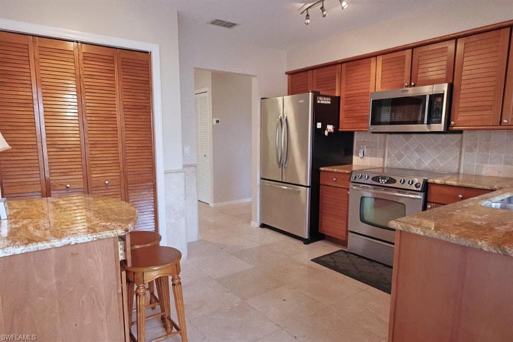 5852 Wild Fig LN, FORT MYERS FL 33919-3