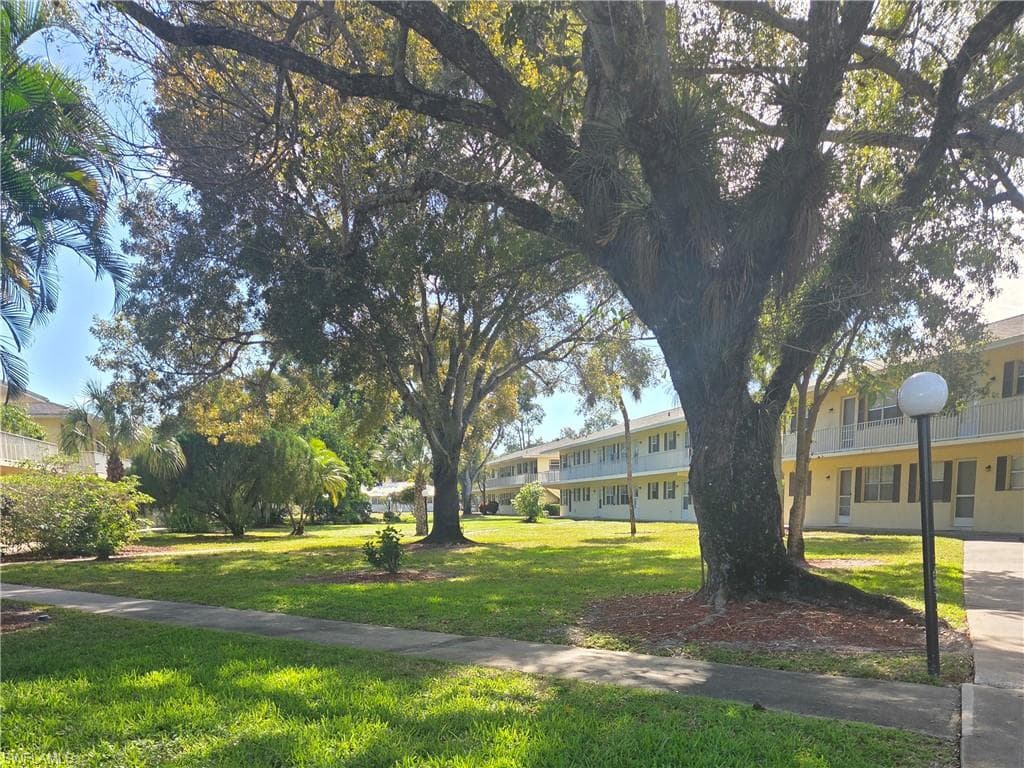 3325 Airport RD N # G7, NAPLES FL 34105-8
