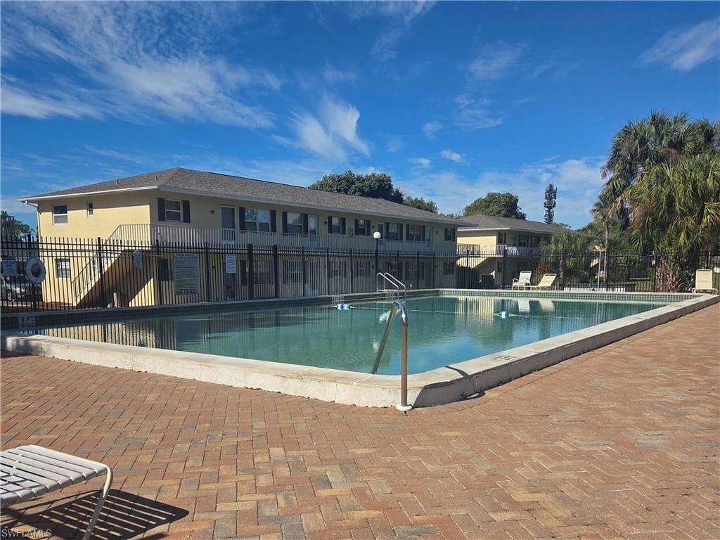 3325 Airport RD N # G7, NAPLES FL 34105-10
