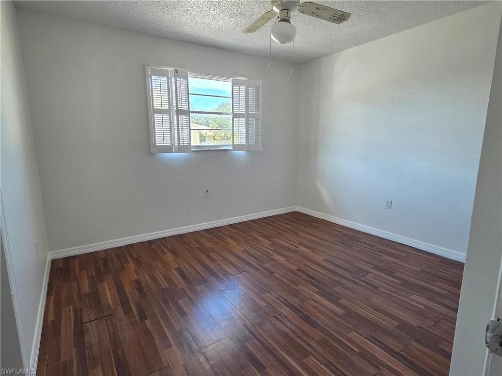 3325 Airport RD N # G7, NAPLES FL 34105-3