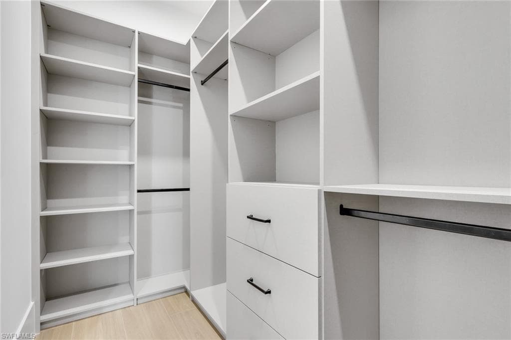 1109 15th ST SW-16