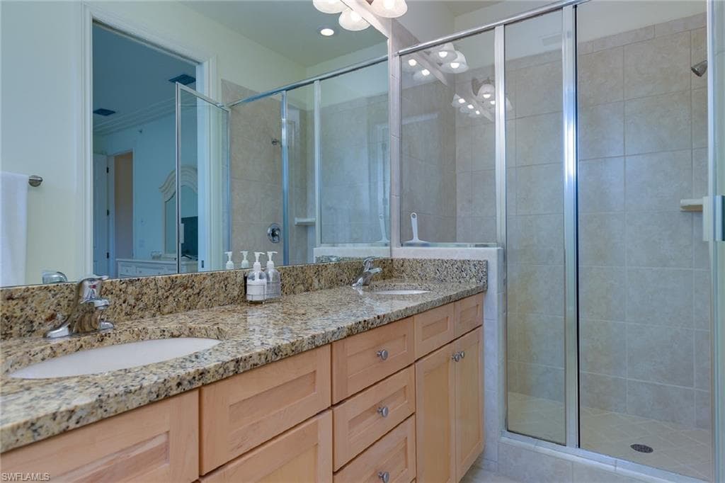 8697 Olinda WAY 7608-17