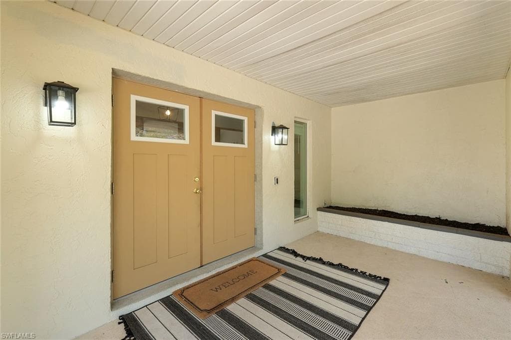 79 Constitution DR, NAPLES FL 34112-8