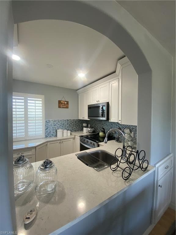 1624 Pine Valley DR # 302, FORT MYERS FL 33907-3