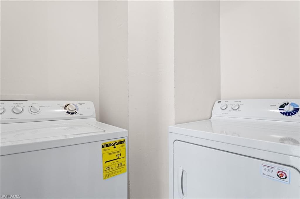 1076 Winding Pines CIR # 101, CAPE CORAL FL 33909-22