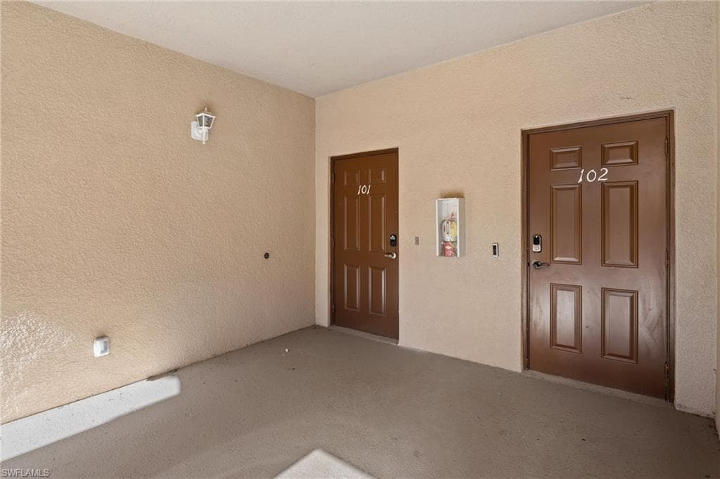 1076 Winding Pines CIR # 101, CAPE CORAL FL 33909-4