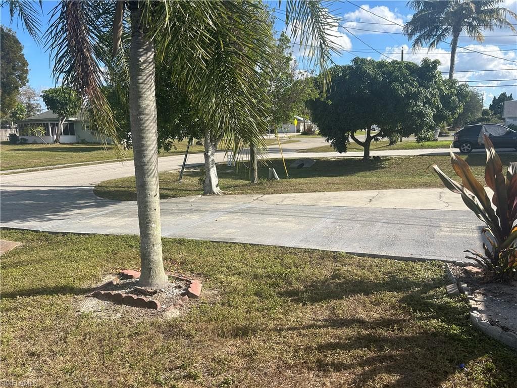 2049 50th ST SW, NAPLES FL 34116-3
