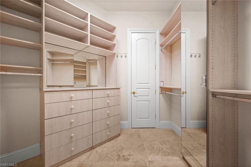 6898 Mill Run CIR, NAPLES FL 34109-27