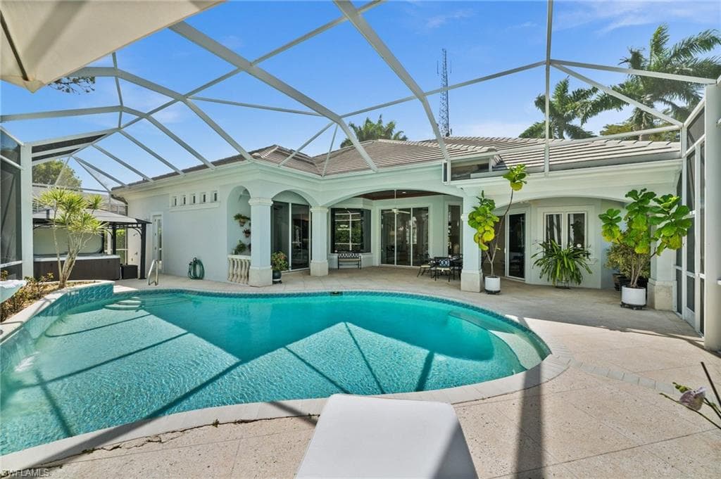 6898 Mill Run CIR, NAPLES FL 34109-36