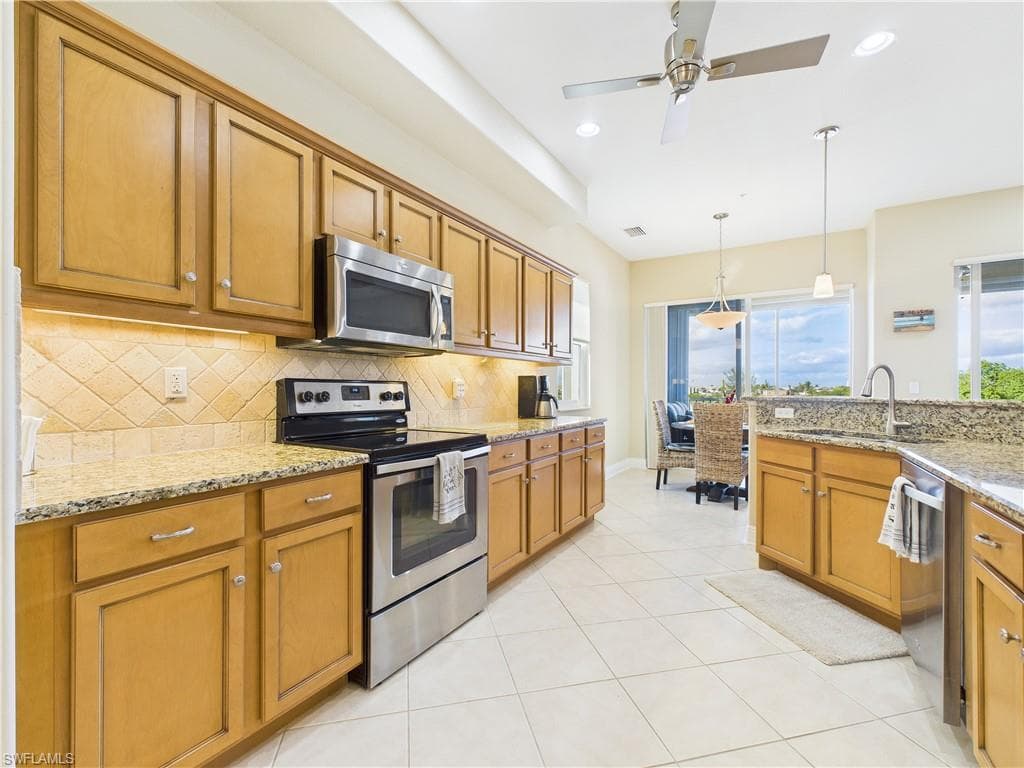 178 Shadroe Cove CIR # 903, CAPE CORAL FL 33991-18