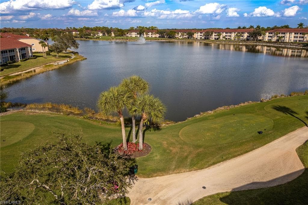 2770 Cypress Trace CIR # 2425, NAPLES FL 34119-1