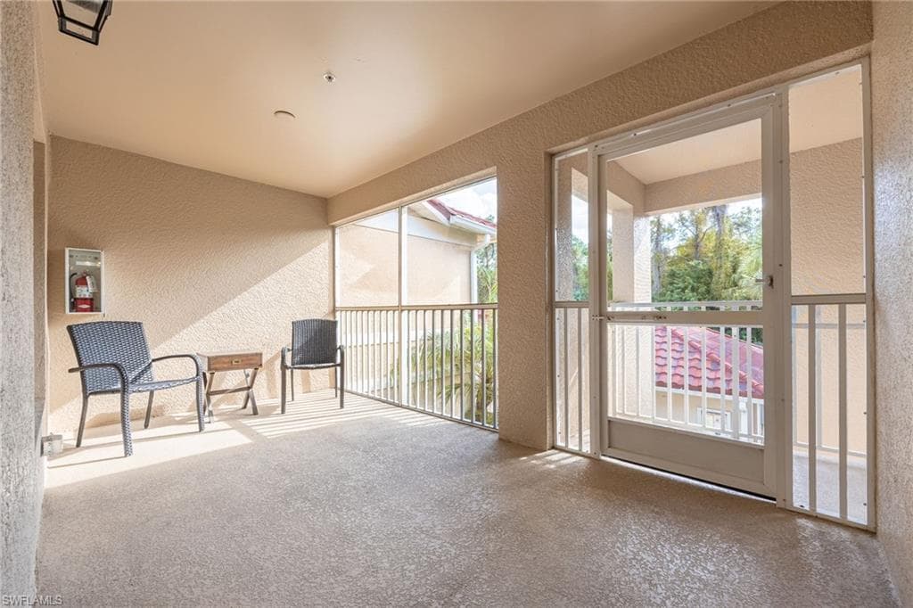 2770 Cypress Trace CIR # 2425, NAPLES FL 34119-4