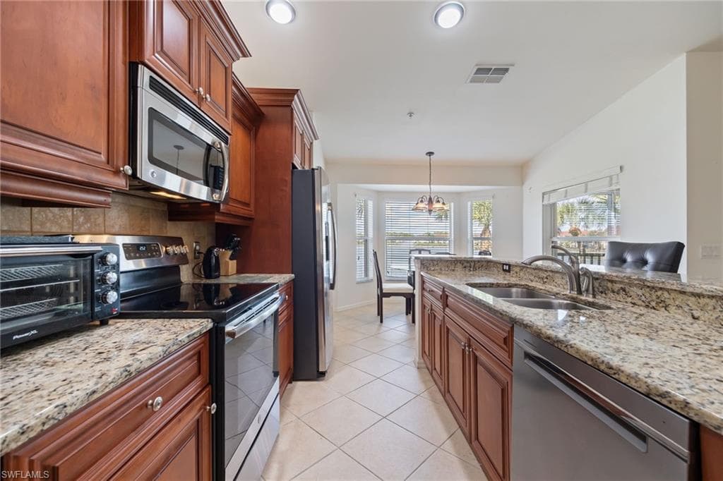 2770 Cypress Trace CIR # 2425, NAPLES FL 34119-9