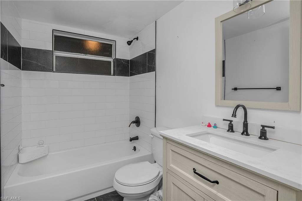 10725 Wilson ST # 2, BONITA SPRINGS FL 34135-17