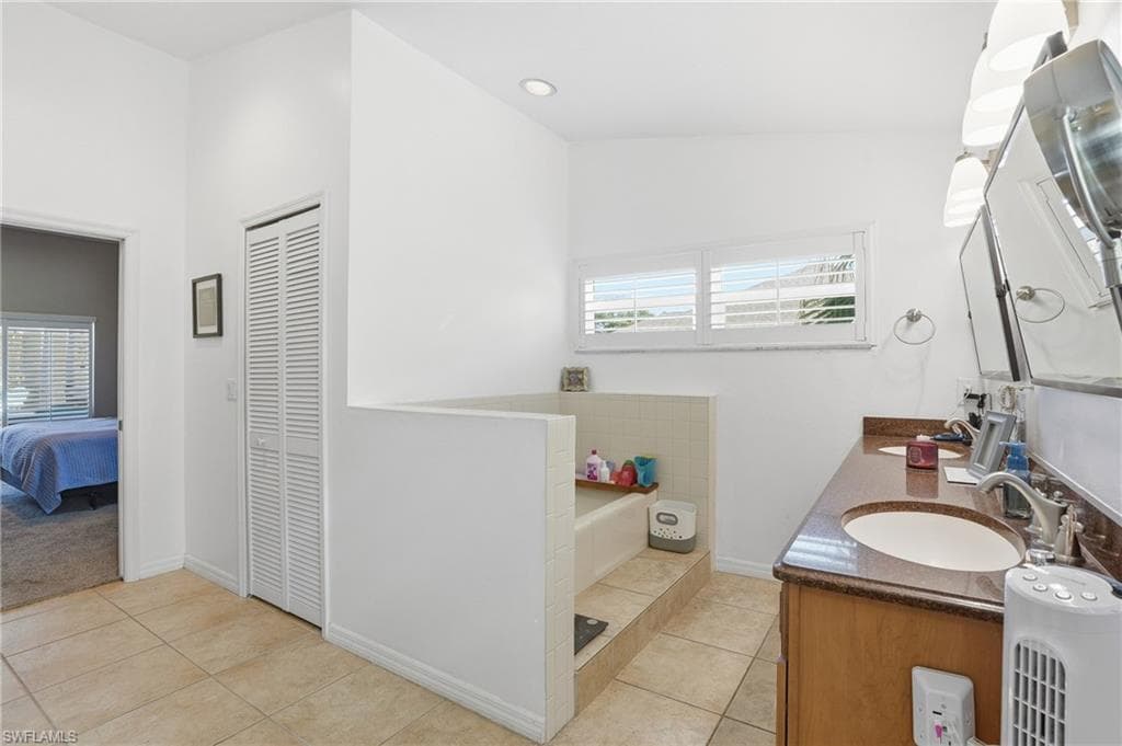 1231 Westfield DR, FORT MYERS FL 33919-27