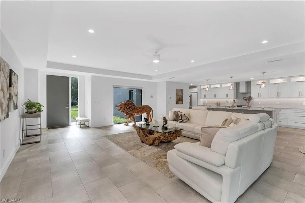 6659 Livingston Woods LN-5