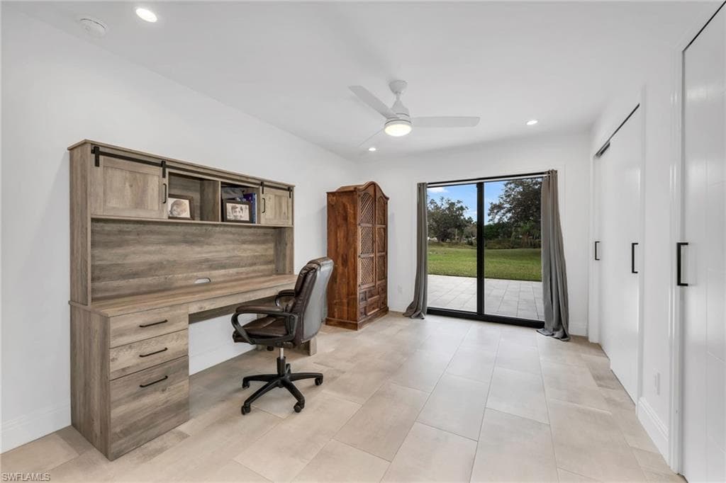 6659 Livingston Woods LN-12