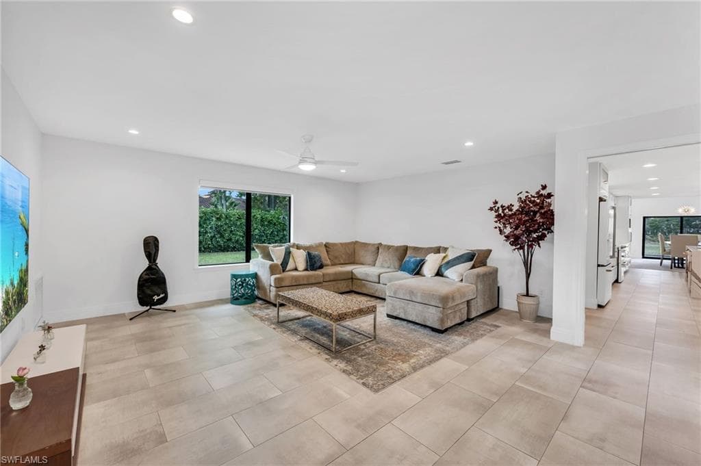 6659 Livingston Woods LN-9