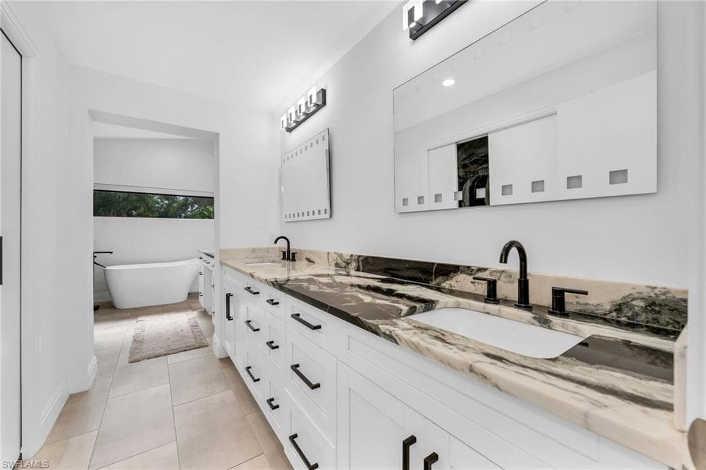 6659 Livingston Woods LN-13