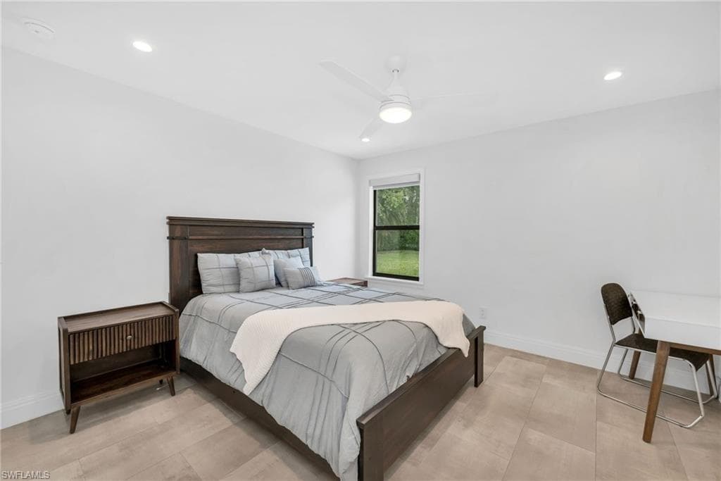 6659 Livingston Woods LN-17