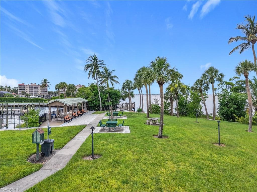 7077 Quail Run CT E 16-32