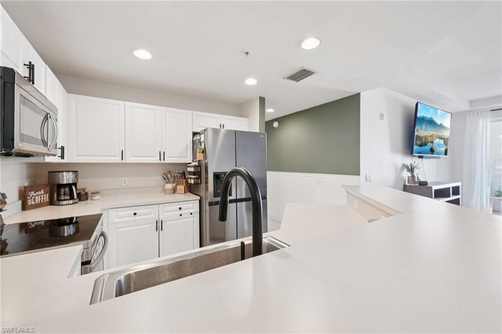 3940 Pomodoro CIR # 204, CAPE CORAL FL 33909-8