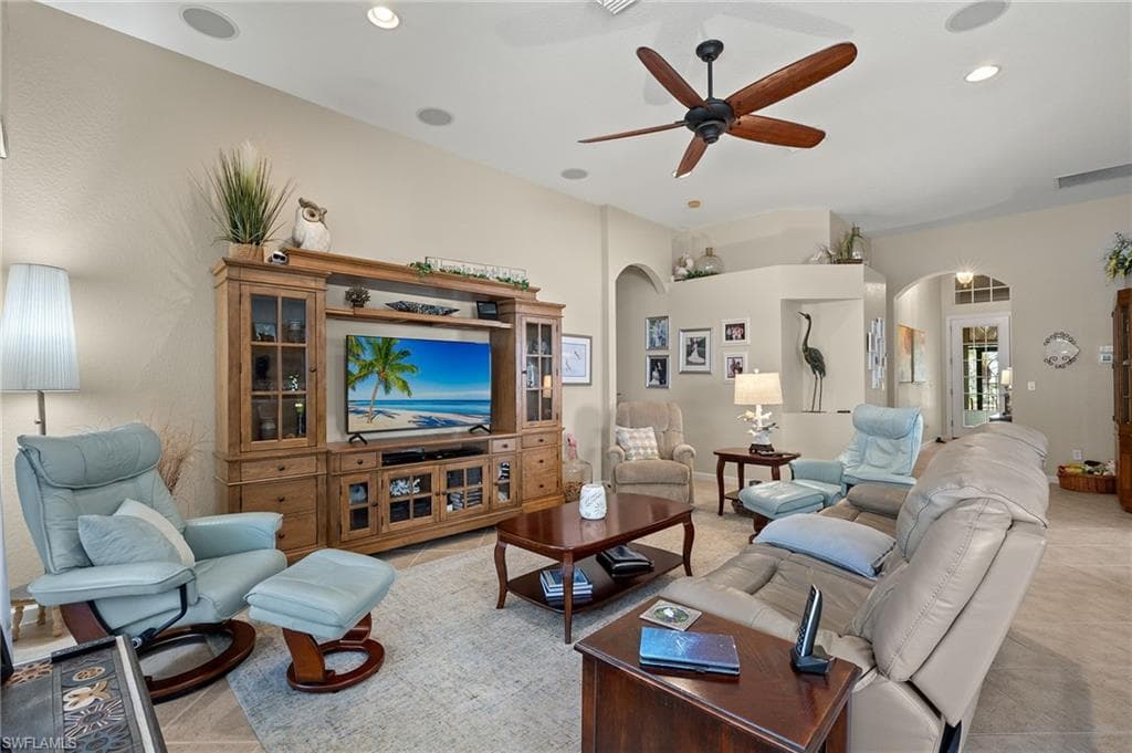 8872 King Henry CT, FORT MYERS FL 33908-9