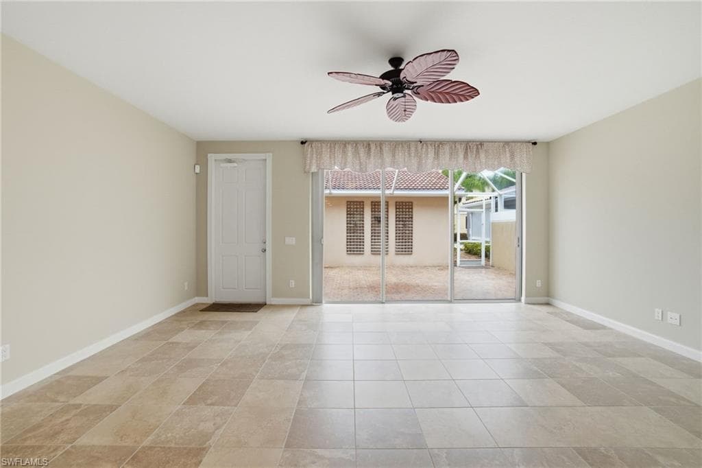 28285 Jeneva WAY, BONITA SPRINGS FL 34135-28