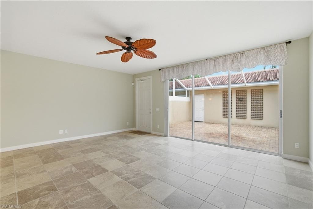 28285 Jeneva WAY, BONITA SPRINGS FL 34135-4