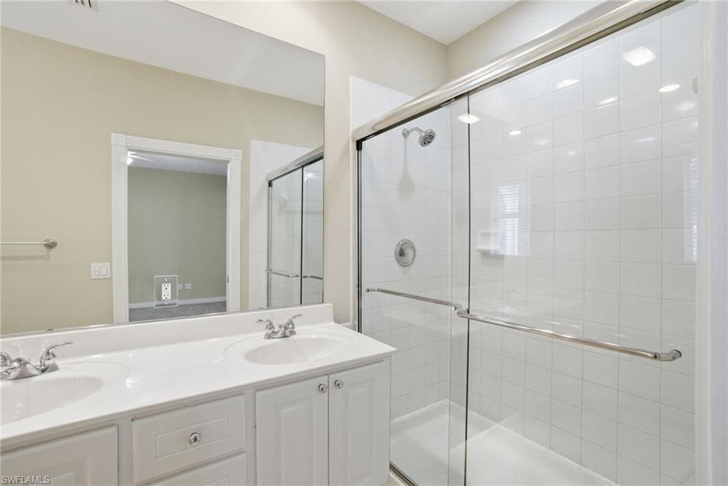 28285 Jeneva WAY, BONITA SPRINGS FL 34135-18