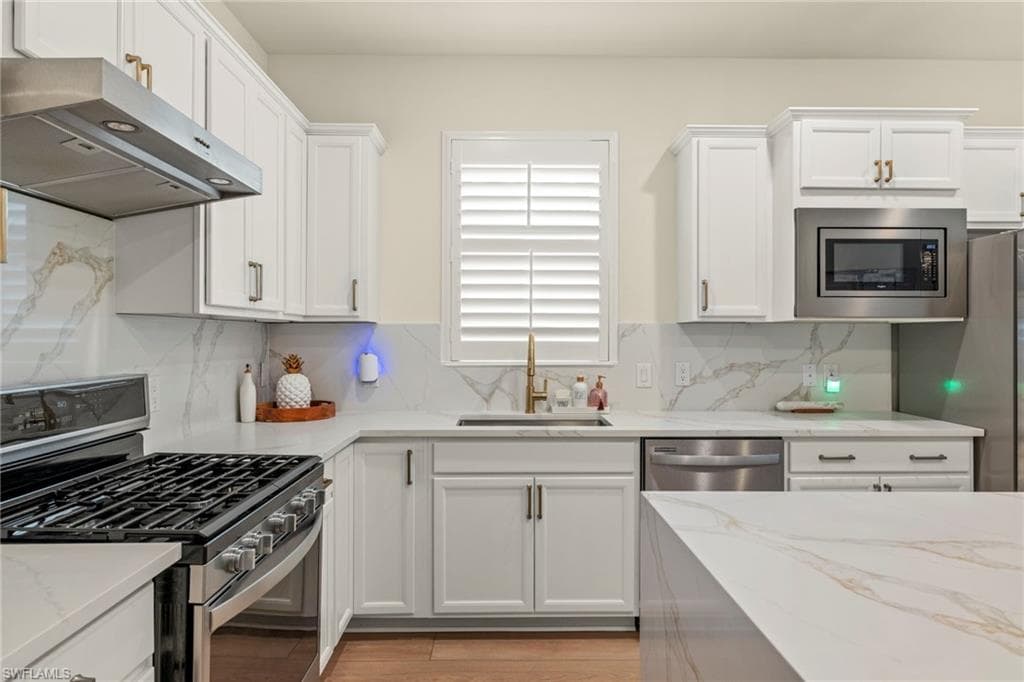 2170 Yellowfin CIR, NAPLES FL 34114-4