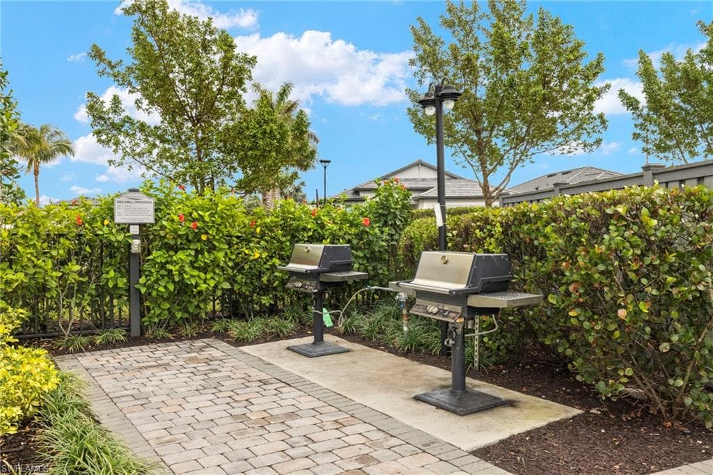 2170 Yellowfin CIR, NAPLES FL 34114-23