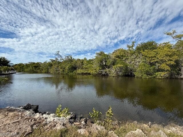 585 14th ST N, NAPLES FL 34102-22