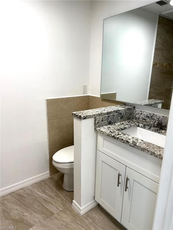 585 14th ST N, NAPLES FL 34102-15