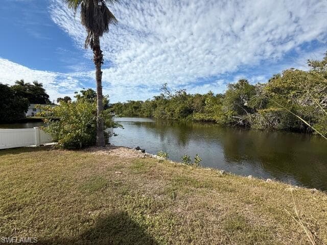 585 14th ST N, NAPLES FL 34102-23