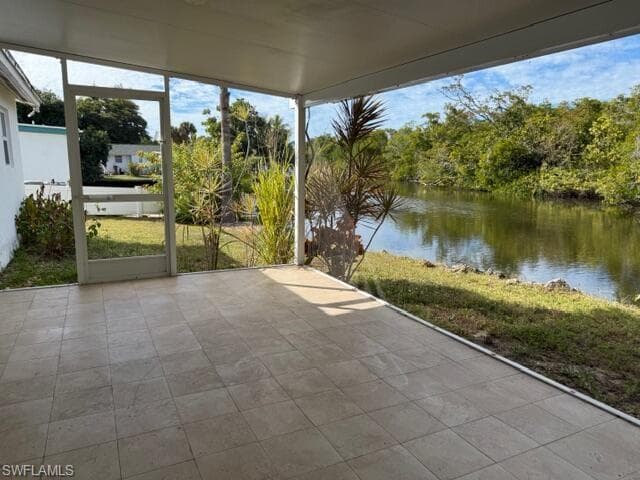 585 14th ST N, NAPLES FL 34102-18