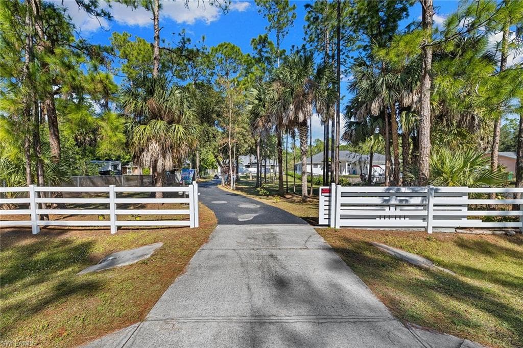 3261 8th AVE SE, NAPLES FL 34117-30