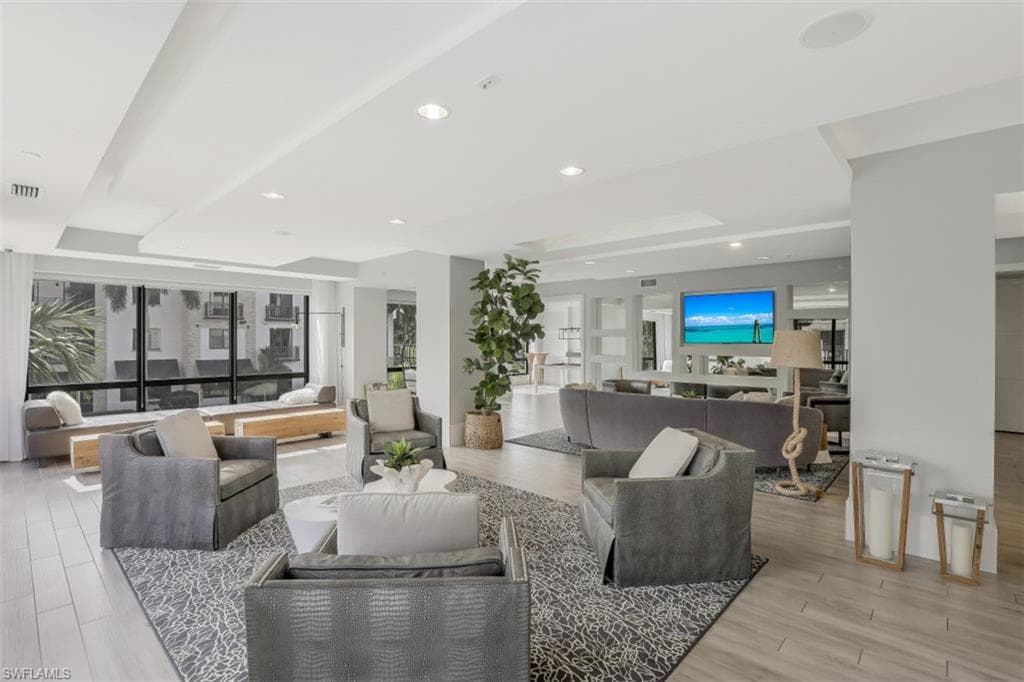 1035 3rd AVE S # 406, NAPLES FL 34102-28