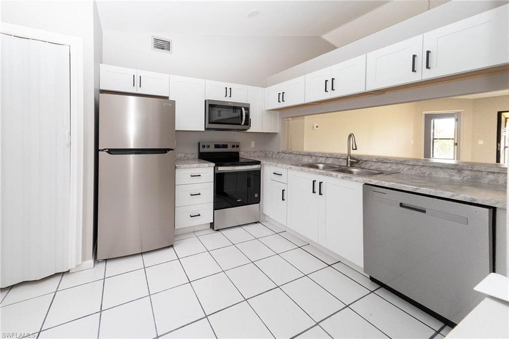 15206 Parkside DR # 201, FORT MYERS FL 33908-7