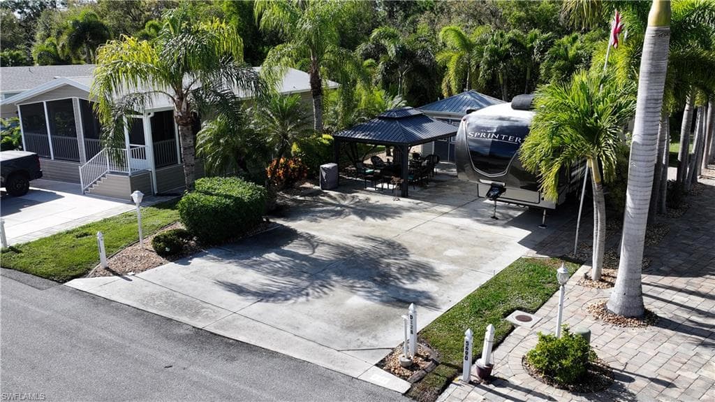 5700 Cypresswoods Resort DR, FORT MYERS FL 33905-1