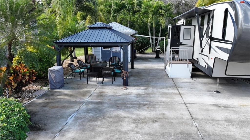 5700 Cypresswoods Resort DR, FORT MYERS FL 33905-6