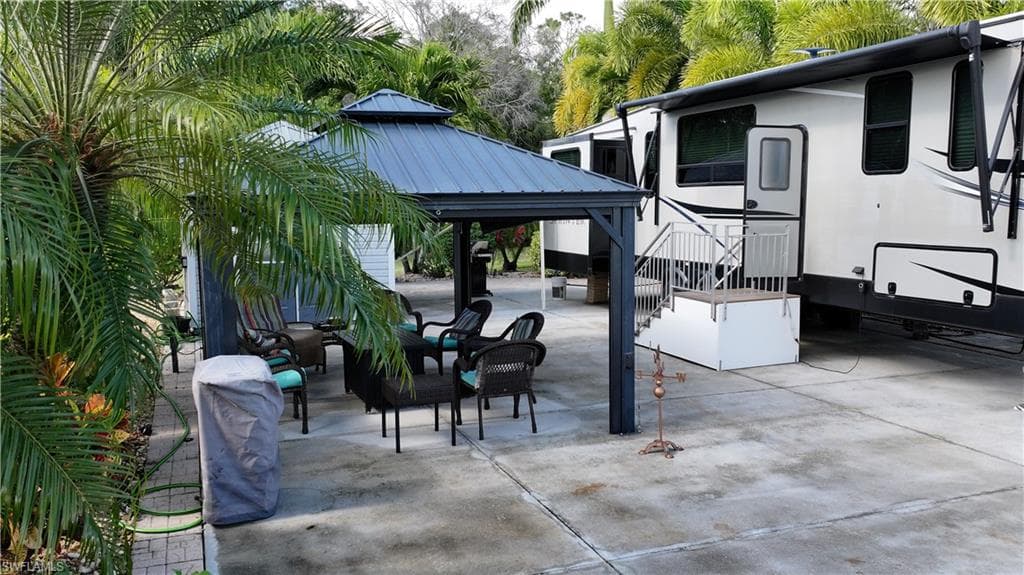 5700 Cypresswoods Resort DR, FORT MYERS FL 33905-7