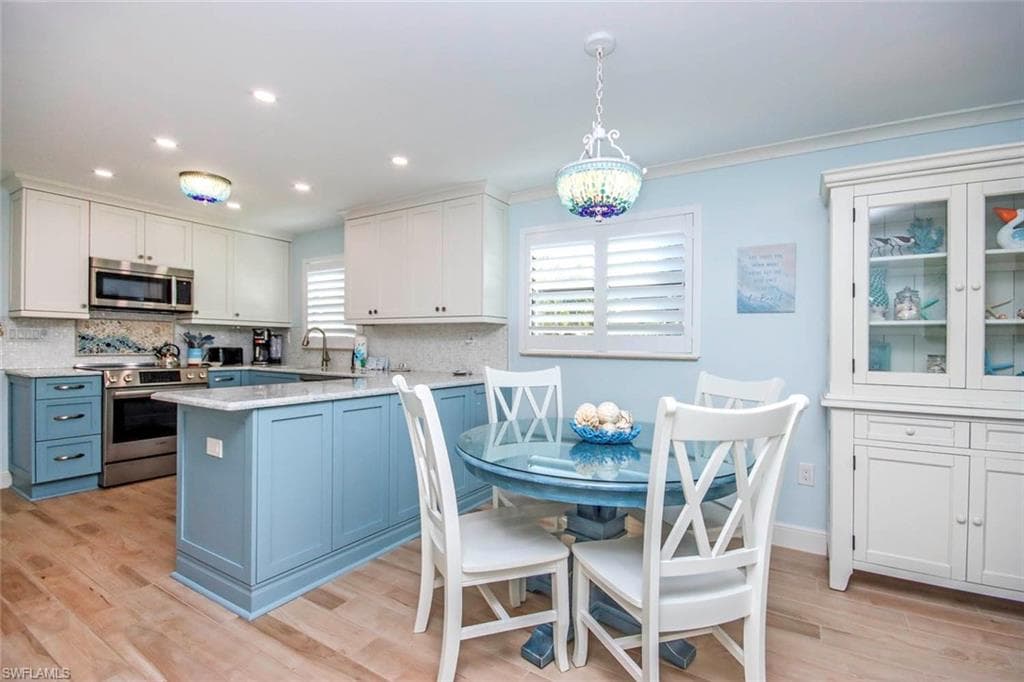 2230 Camino Del Mar DR, SANIBEL FL 33957-6